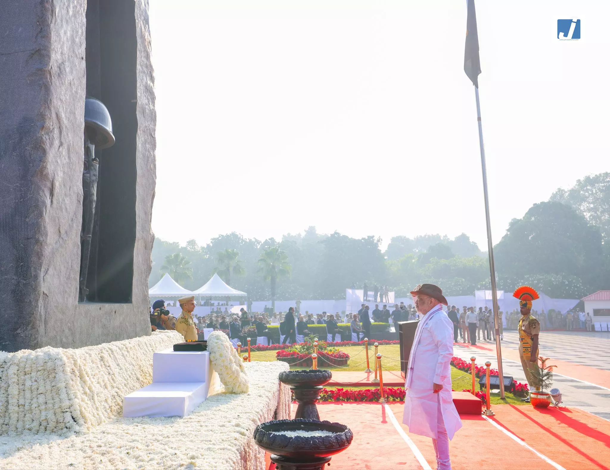 पुलिस स्मृति दिवस पर अमित शाह ने शहीद जवानों को दी श्रद्धांजलि पुलिस स्मृति दिवस पर अमित शाह ने शहीद जवानों को दी श्रद्धांजलि