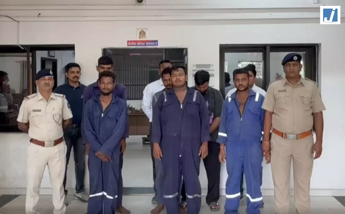 सूरत में ONGC कंपनी से लाखों के कॉपर वायर चोरी, इच्छापोर पुलिस ने आरोपियों को पकड़ा सूरत में ONGC कंपनी से लाखों के कॉपर वायर चोरी, इच्छापोर पुलिस ने आरोपियों को पकड़ा