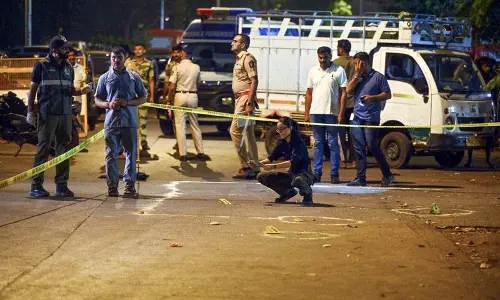 फायरिंग की साजिश में गुप्त संचार तकनीक का इस्तेमाल, जांच में खुलासा फायरिंग की साजिश में गुप्त संचार तकनीक का इस्तेमाल, जांच में खुलासा