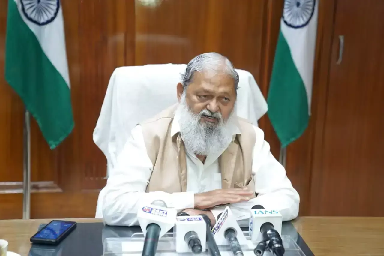 बिजली लाइसेंस मामले में 5-6 दिन में अपील करेगी सरकार: अनिल विज