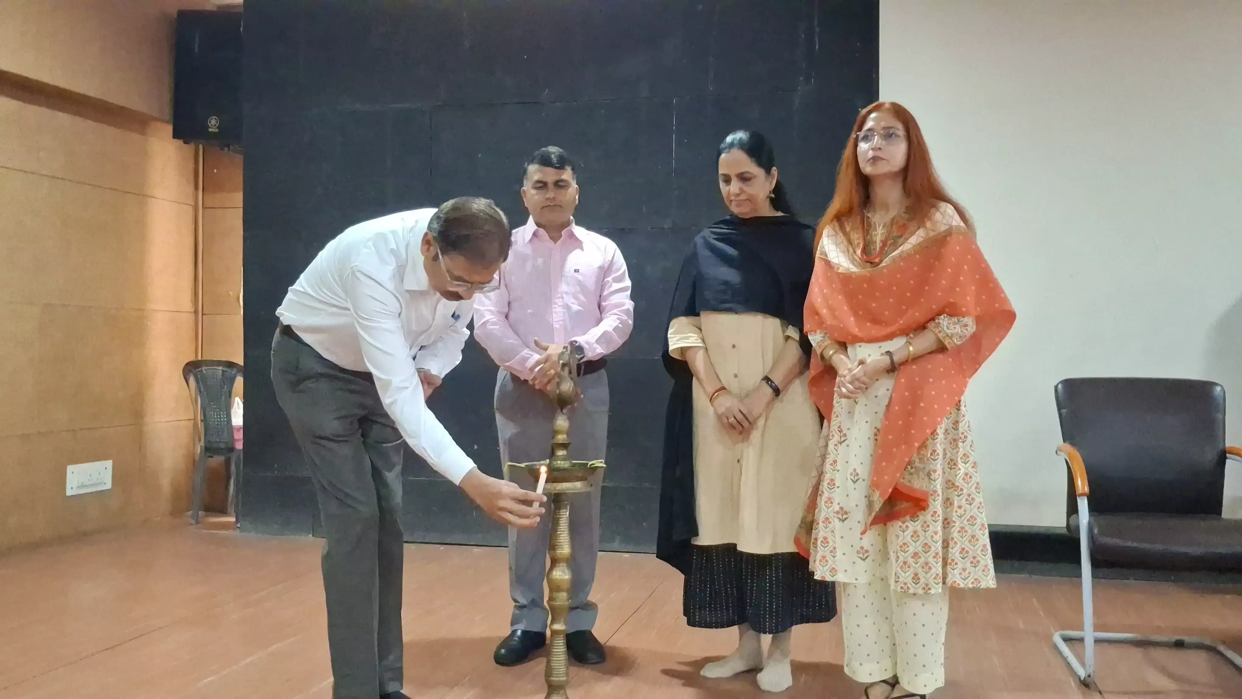 जम्मू विश्वविद्यालय में एआई तकनीक के व्यावहारिक उपयोग पर जोर