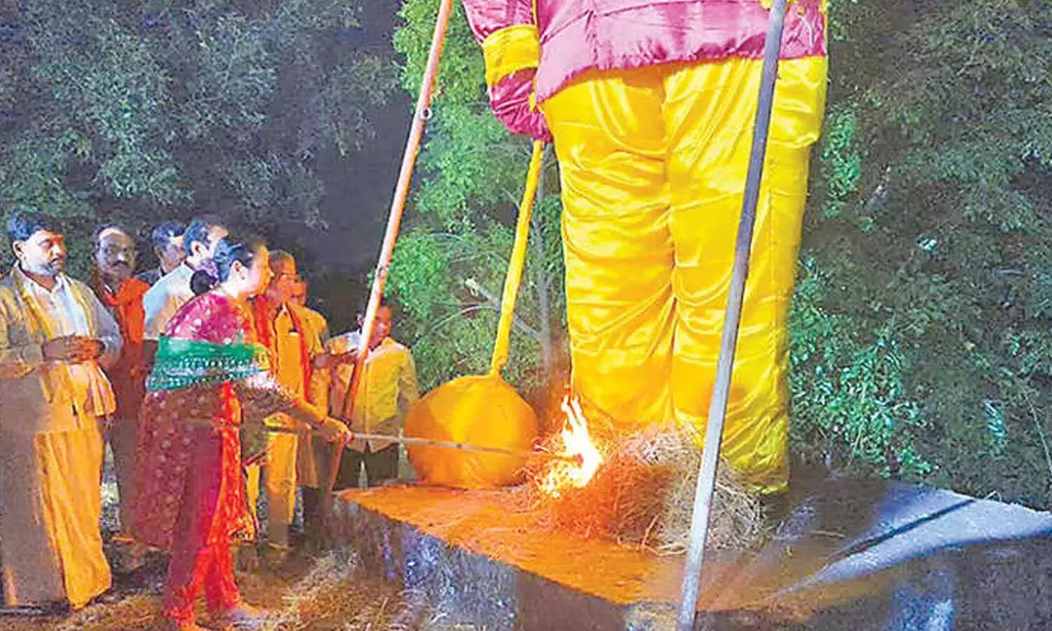 आसिफाबाद में दशहरा का भव्य जश्न, चारों ओर रोशनी छाई