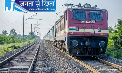 त्योहारी भीड़ से राहत के लिए रेलवे चलाएगा 24 विशेष ट्रेनें