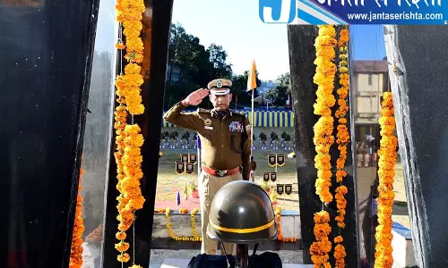 शिमला के हॉट स्प्रिंग्स में शहीद 10 CRPF जवानों को दी गई श्रद्धांजलि शिमला के हॉट स्प्रिंग्स में शहीद 10 CRPF जवानों को दी गई श्रद्धांजलि