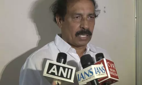 आंध्र प्रदेश में चुनावी हिंसा का आरोप पुलिस की भूमिका पर उठे सवाल आंध्र प्रदेश में चुनावी हिंसा का आरोप पुलिस की भूमिका पर उठे सवाल