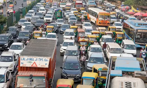 1 नवंबर से दिल्ली में बाहरी गाड़ियों की एंट्री पर नए नियम 1 नवंबर से दिल्ली में बाहरी गाड़ियों की एंट्री पर नए नियम