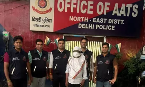 दिल्ली में प्रतिबंधित पटाखों का सप्लायर गिरफ्तार, दिल्ली पुलिस ने 57.8 किलो पटाखे किए बरामद दिल्ली में प्रतिबंधित पटाखों का सप्लायर गिरफ्तार, दिल्ली पुलिस ने 57.8 किलो पटाखे किए बरामद