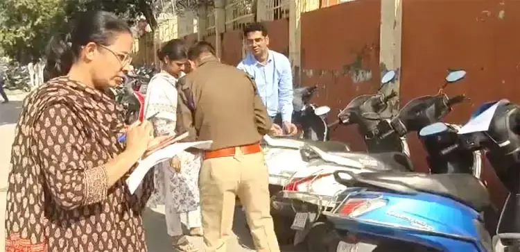 नाबालिगों की ड्राइविंग रोकने के लिए परिवहन विभाग सक्रिय, स्कूलों के पास छापे