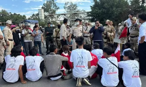 AISF का मणिपुर में प्रदर्शन: खोंगबान सुनुरोक पीड़ितों के लिए न्याय की मांग AISF का मणिपुर में प्रदर्शन: खोंगबान सुनुरोक पीड़ितों के लिए न्याय की मांग