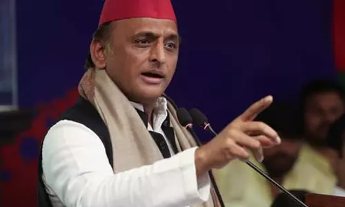 जेल में आजम खान से मिलने के बाद समाजवादी पार्टी के अध्यक्ष अखिलेश बोले-आजम थे, हैं और रहेंगे