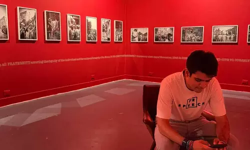 प्रियंका गांधी के बेटे रायहान वाड्रा की प्रदर्शनी पर विवाद