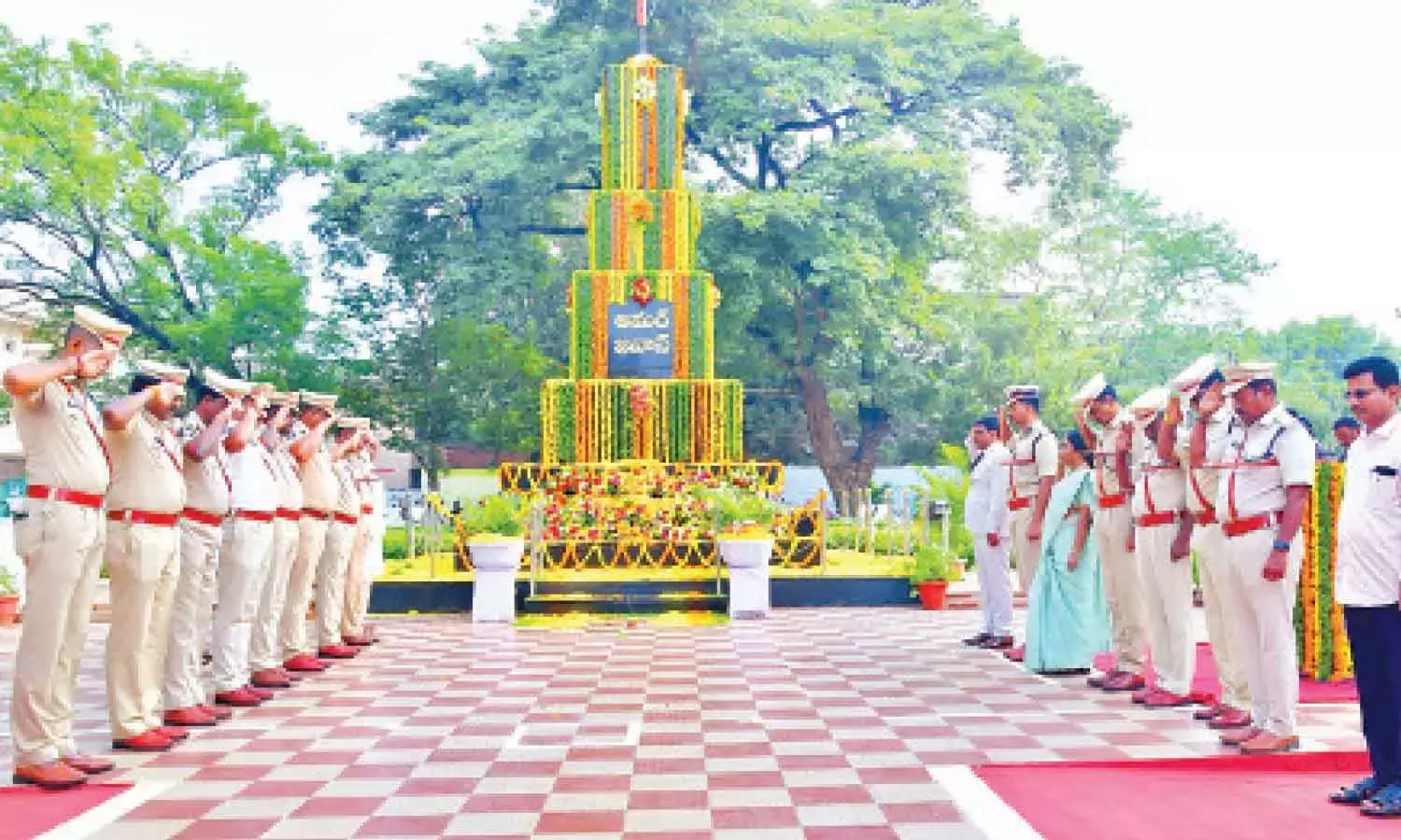 Andhra: प्रकाशम पुलिस ने शहीदों को दी श्रद्धांजलि