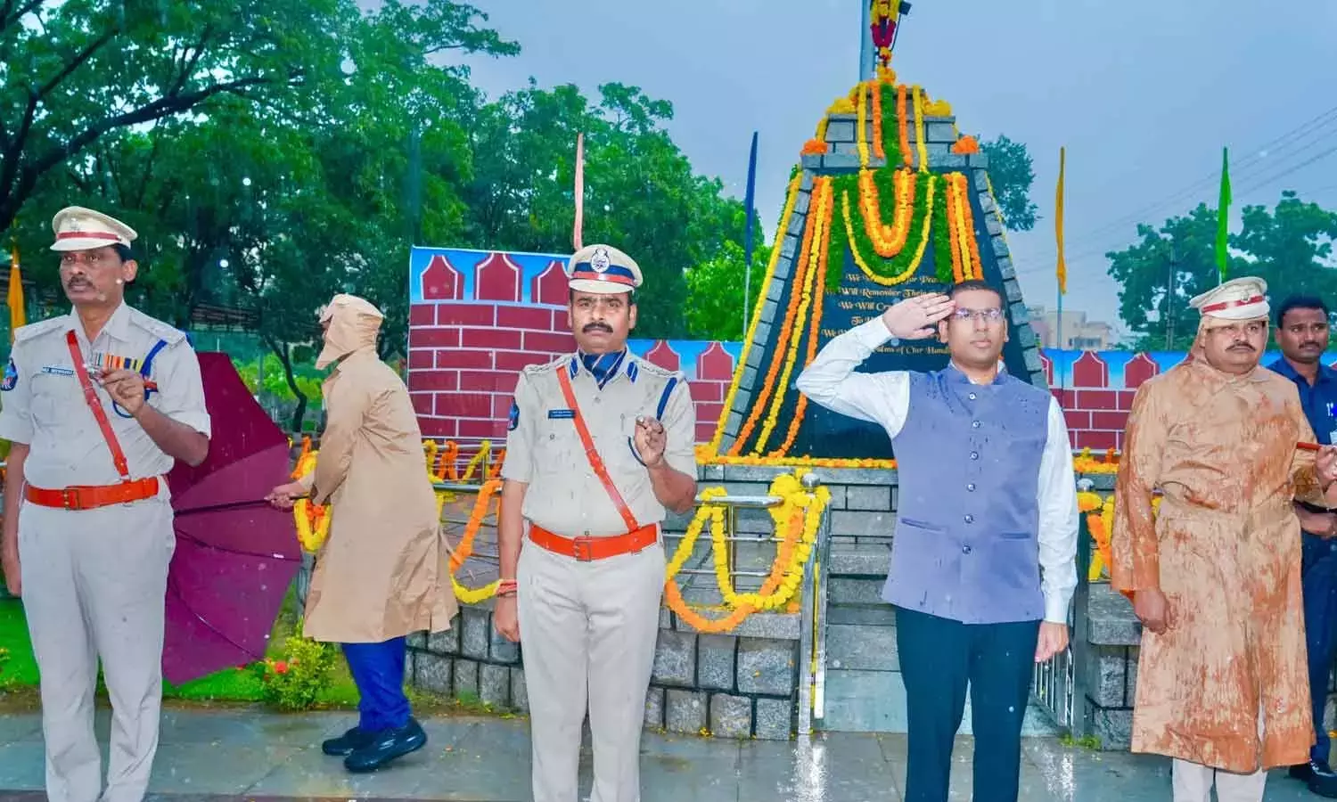 Andhra: पुलिस स्मृति दिवस 2026 समारोहपूर्वक मनाया गया