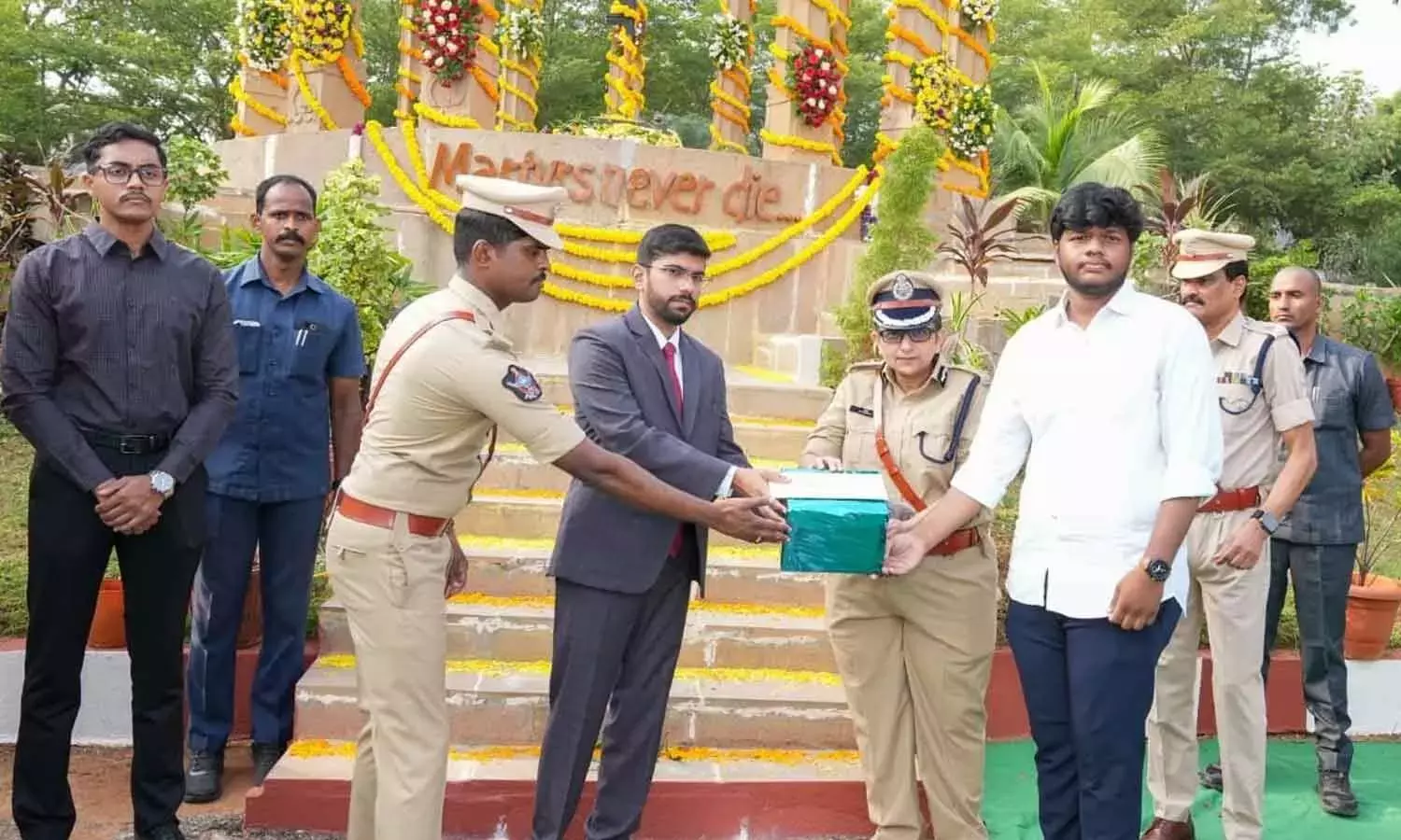 Andhra: पुलिस स्मृति दिवस मनाया गया