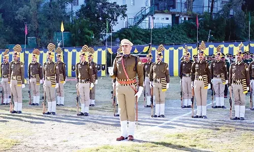 पुलिस स्मृति दिवस पर पुलिस कर्मचारियों को दी भावभीनी श्रद्धांजलि
