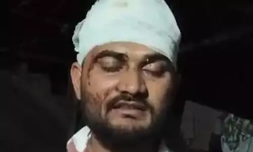 दशहरा की रात परिवार पर लाठी-डंडों से हमला, पिता-पुत्र समेत 7 घायल
