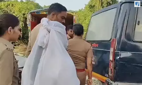 मकान पर पुलिस की छापेमारी, 3 युवक और 3 महिलाएं मिलीं, इलाके में मचा हड़कंप