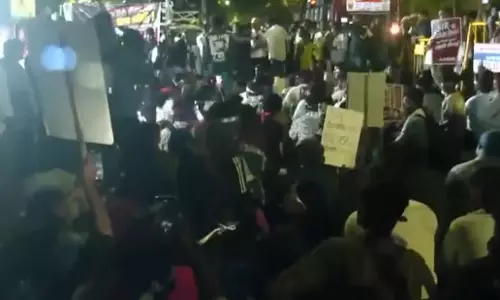 मुख्य चुनाव आयुक्त के खिलाफ जोरदार प्रदर्शन, छात्र संगठनों ने मांगा ज्ञानेश कुमार का इस्तीफा