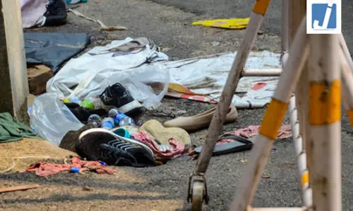 भगदड़ मामले में बड़ा खुलासा, पुलिस ने हिरासत में लिए शख्स की पहचान उजागर की