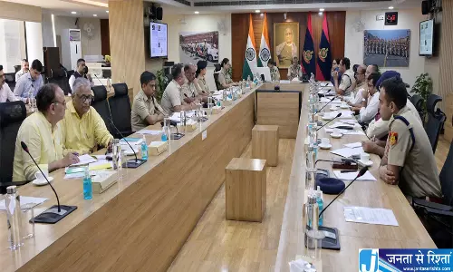 दिल्ली में प्रदूषण पर सख्ती, 1 नवंबर से इन वाहनों की एंट्री बंद दिल्ली में प्रदूषण पर सख्ती, 1 नवंबर से इन वाहनों की एंट्री बंद