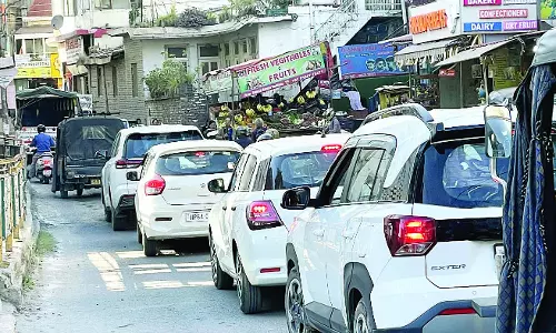दशहरे पर सोलन शहर जाम, अब ट्रैफिक प्लान बनाएगी पुलिस
