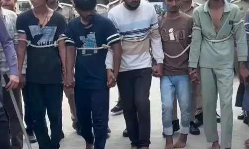 नवरात्रि की रील पर विवाद, युवक के घर 25 लोगों ने किया पथराव, 9 गिरफ्तार