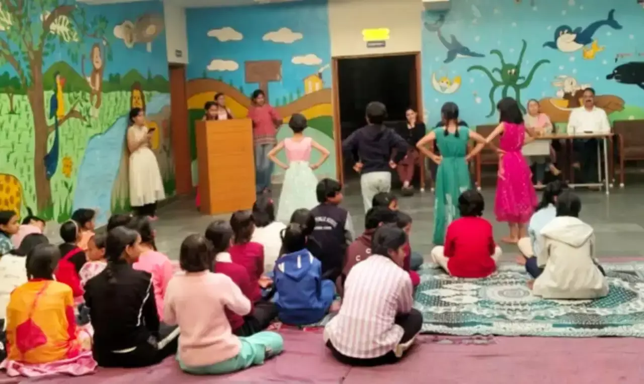 बालिका आश्रम में दशहरा उत्सव के जरिए दिया सदाचार का संदेश बालिका आश्रम में दशहरा उत्सव के जरिए दिया सदाचार का संदेश