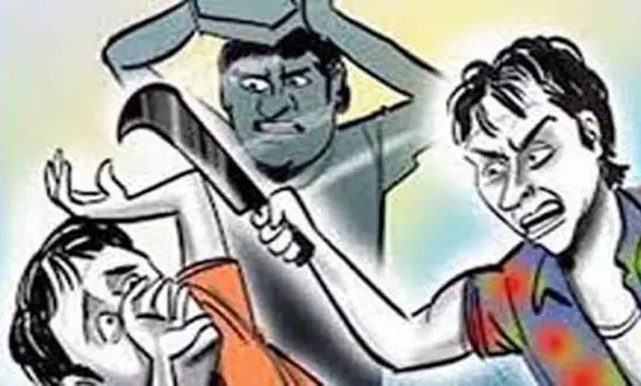 दशहरा मेले में भिड़े लोग, मारपीट और चाकू से हमले की शिकायतें दशहरा मेले में भिड़े लोग, मारपीट और चाकू से हमले की शिकायतें