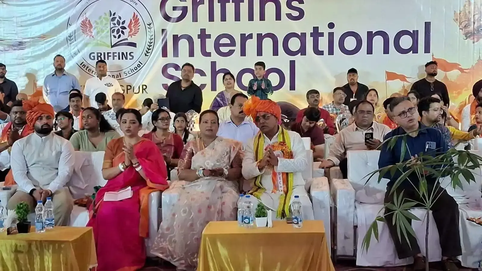 खड़गपुर में एक लाख लोगों ने एक साथ किया हनुमान चालीसा का पाठ खड़गपुर में एक लाख लोगों ने एक साथ किया हनुमान चालीसा का पाठ