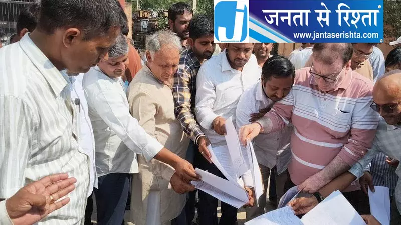 हरियाणा में बिजली कर्मचारियों का प्रदर्शन, सरकारी आदेश की प्रतियां जलाईं हरियाणा में बिजली कर्मचारियों का प्रदर्शन, सरकारी आदेश की प्रतियां जलाईं