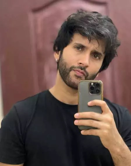कनेक्शन से ज्यादा मेहनत में यकीन रखता हूं : मिश्कत वर्मा कनेक्शन से ज्यादा मेहनत में यकीन रखता हूं : मिश्कत वर्मा