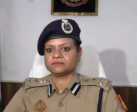 दिल्ली में ग्रैप-1 को लेकर ट्रैफिक पुलिस करेगी सख्ती, पीयूसीसी और पुरानी गाड़ियों पर रहेगी नजर दिल्ली में ग्रैप-1 को लेकर ट्रैफिक पुलिस करेगी सख्ती, पीयूसीसी और पुरानी गाड़ियों पर रहेगी नजर
