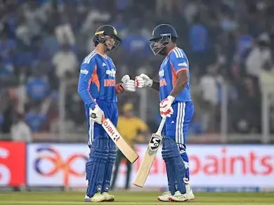 14 ओवर में भारत 166/4, जीत के लिए 36 गेंदों पर चाहिए 60 रन, श्रेयस अय्यर और अक्षर पटेल क्रीज पर 14 ओवर में भारत 166/4, जीत के लिए 36 गेंदों पर चाहिए 60 रन, श्रेयस अय्यर और अक्षर पटेल क्रीज पर