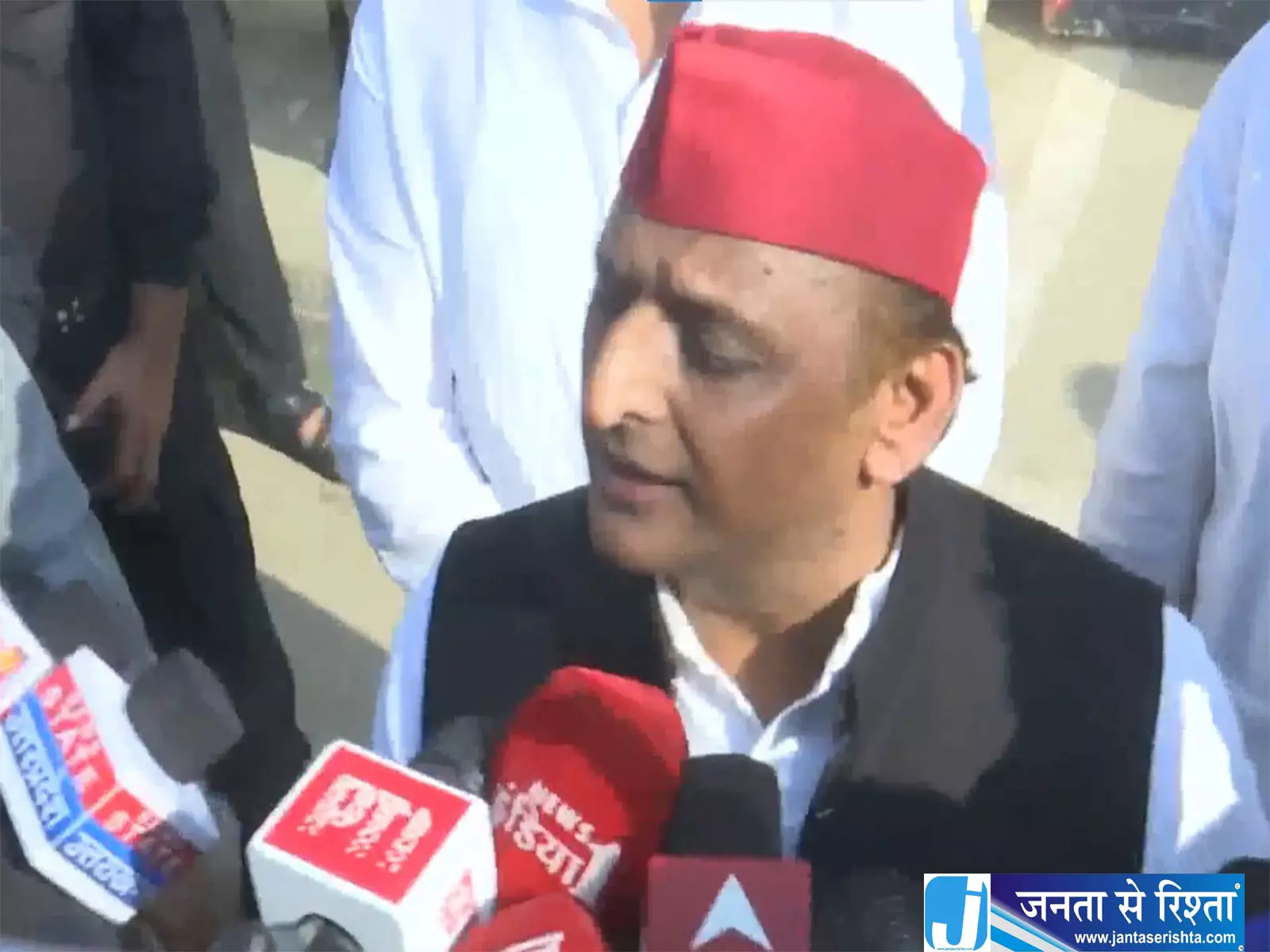जेल में हुई अखिलेश और आजम खान की मुलाकात यूपी की सियासत में हलचल जेल में हुई अखिलेश और आजम खान की मुलाकात यूपी की सियासत में हलचल