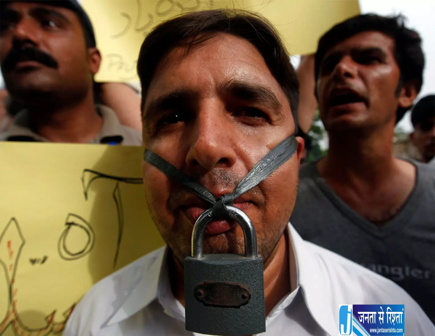 पाकिस्तान में पत्रकारों की सुरक्षा पर सवाल रिपोर्ट में बड़ा खुलासा पाकिस्तान में पत्रकारों की सुरक्षा पर सवाल रिपोर्ट में बड़ा खुलासा