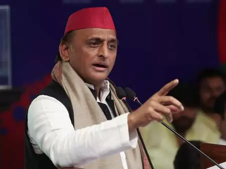 जेल में आजम खान से मिलने के बाद समाजवादी पार्टी के अध्यक्ष अखिलेश बोले-आजम थे, हैं और रहेंगे जेल में आजम खान से मिलने के बाद समाजवादी पार्टी के अध्यक्ष अखिलेश बोले-आजम थे, हैं और रहेंगे
