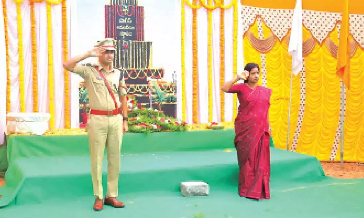 Andhra: मरकापुर पुलिस ने मनाया शहीद दिवस Andhra: मरकापुर पुलिस ने मनाया शहीद दिवस