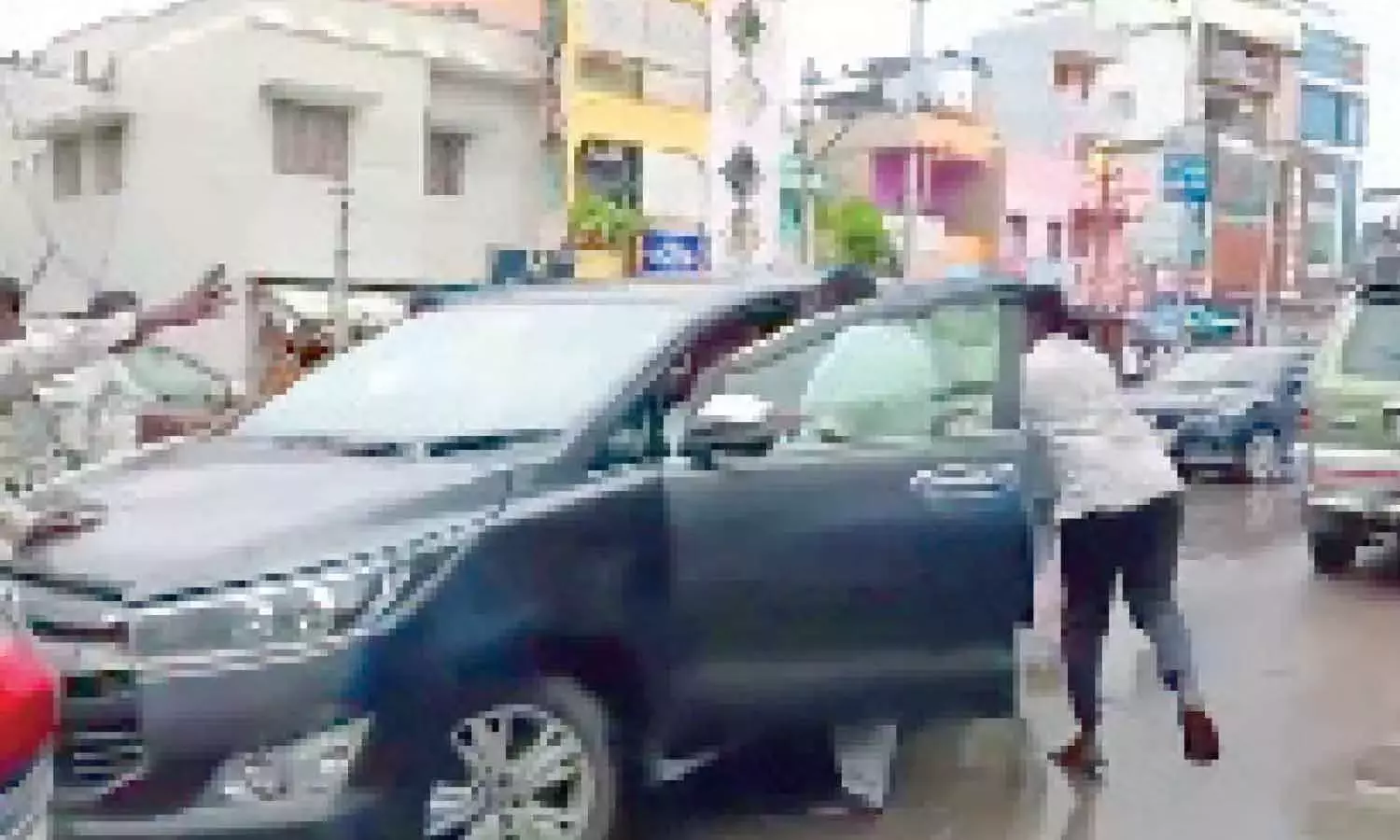 Andhra: व्यापक हिंसा के बीच परिषद नामांकन शुरू Andhra: व्यापक हिंसा के बीच परिषद नामांकन शुरू