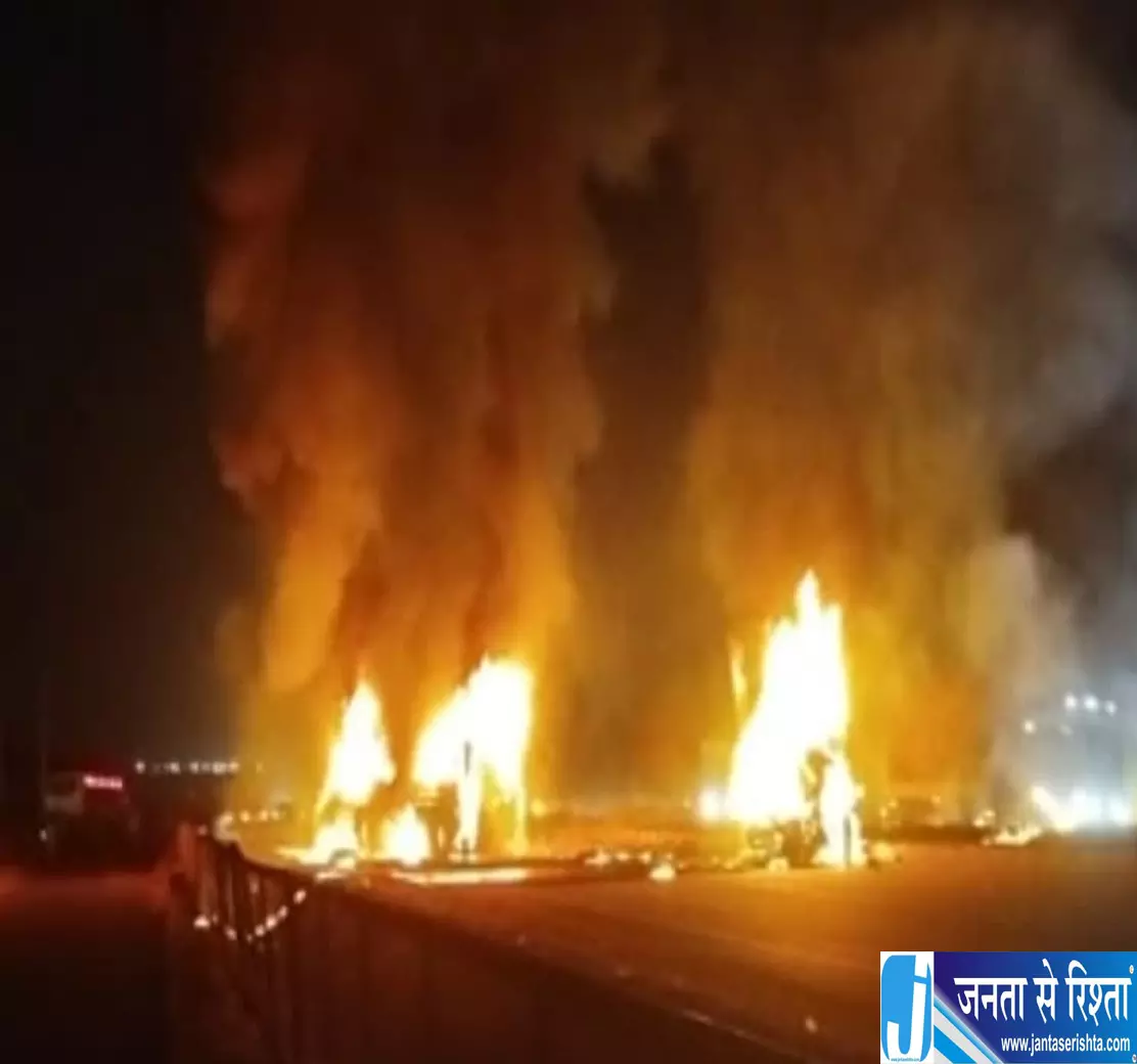 कर्नाटक में भीषण सड़क हादसा, KSRTC बस और लॉरी की जोरदार टक्कर कर्नाटक में भीषण सड़क हादसा, KSRTC बस और लॉरी की जोरदार टक्कर