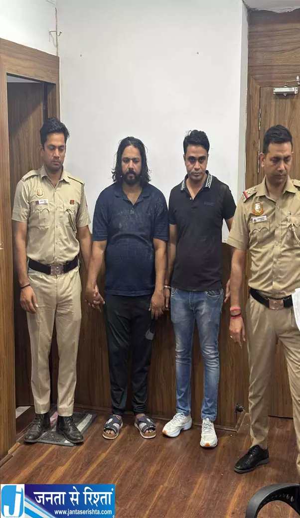 दिल्ली में नस्लीय टिप्पणी पर बड़ा एक्शन, आमिर शौकीन गिरफ्तार दिल्ली में नस्लीय टिप्पणी पर बड़ा एक्शन, आमिर शौकीन गिरफ्तार
