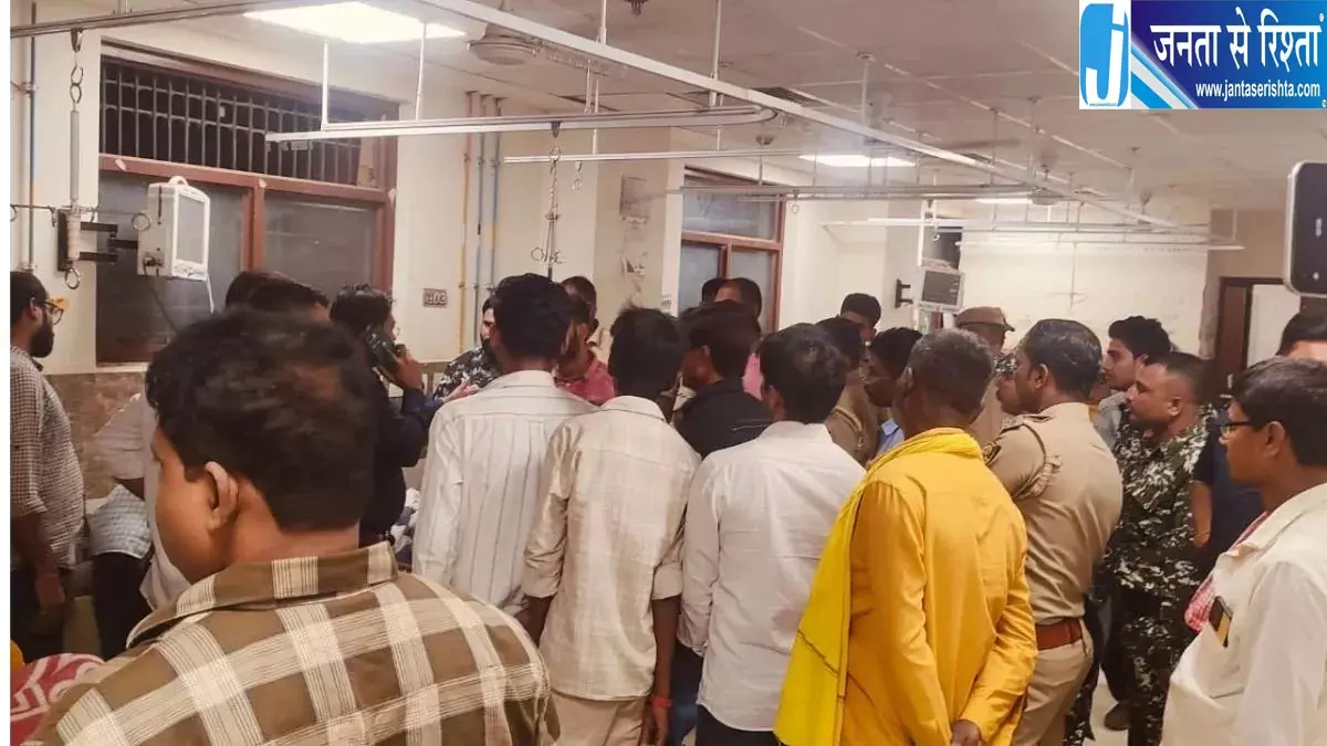 पश्चिमी चंपारण में जिप्सी हादसा, चालक की मौत, छह घायल पश्चिमी चंपारण में जिप्सी हादसा, चालक की मौत, छह घायल