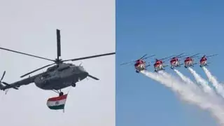एयर शो में गरजे राफेल और तेजस, दिखा वायुसेना का दम एयर शो में गरजे राफेल और तेजस, दिखा वायुसेना का दम