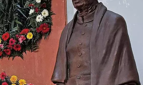 सरदार पटेल के किरदार में नजर आएंगे अभिनेता मनोज जोशी सरदार पटेल के किरदार में नजर आएंगे अभिनेता मनोज जोशी