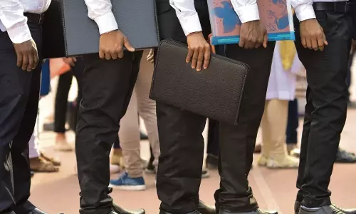 शिक्षा विभाग में नौकरी दिलाने के नाम पर बड़ा फर्जीवाड़ा, 43 लोगों से 80 लाख से ज्यादा की ठगी