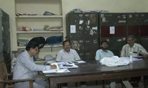 उत्तर प्रदेश में प्रदेश विधान परिषद चुनाव के लिए वोटिंग जारी, सैफई में रामगोपल यादव ने किया मतदान