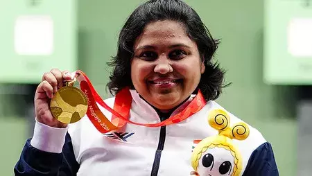विश्व रिकॉर्ड के साथ स्वर्णिम सफलता: मोना अग्रवाल ने जीता दूसरा गोल्ड विश्व रिकॉर्ड के साथ स्वर्णिम सफलता: मोना अग्रवाल ने जीता दूसरा गोल्ड