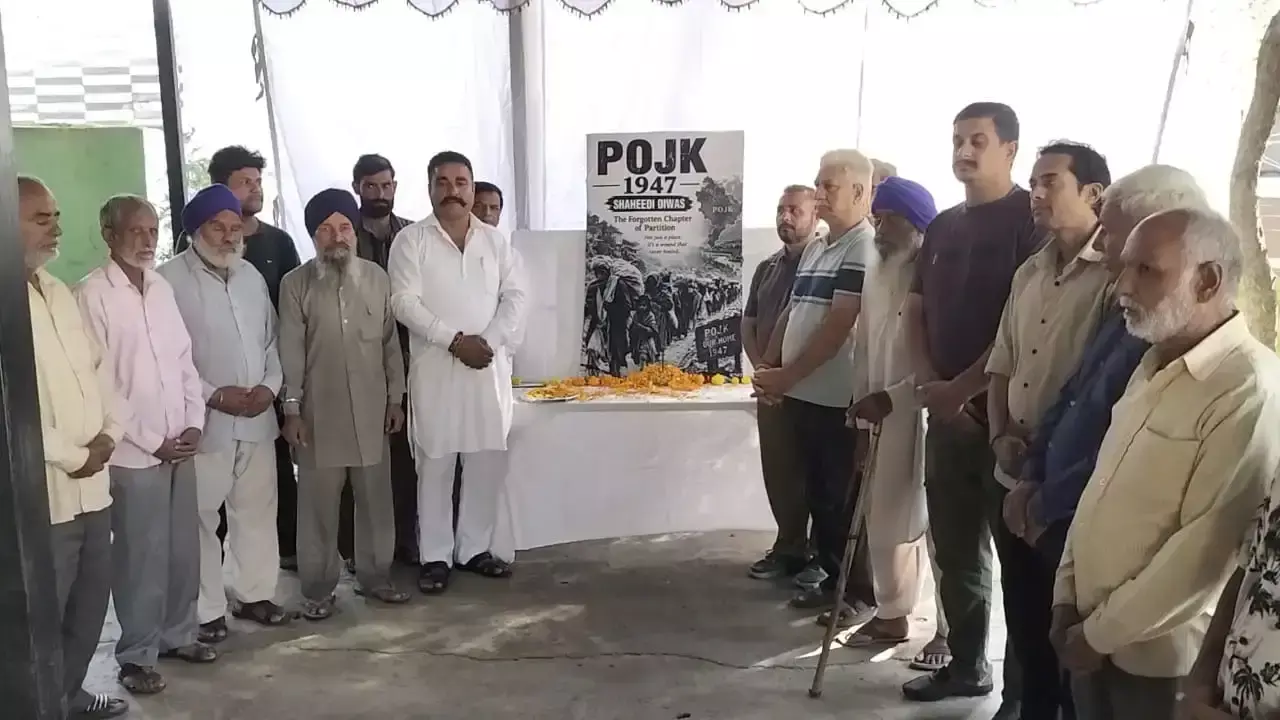 पीडीपी ने 1947 के शहीदों को याद कर विस्थापितों के हक में उठाई आवाज