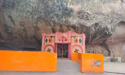 मां बूढ़ेश्वरी धाम की आस्था और अनोखी मान्यता मां बूढ़ेश्वरी धाम की आस्था और अनोखी मान्यता