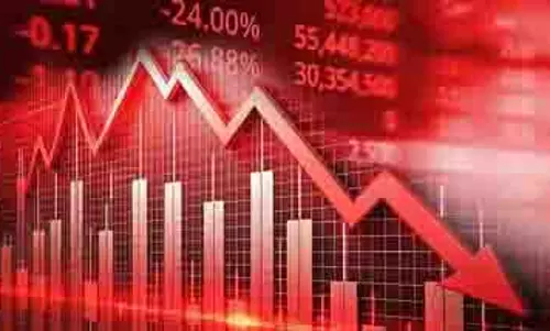 सेंसेक्स में भारी गिरावट, निवेशकों को बड़ा झटका