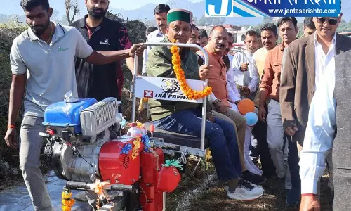 Himachal News: मंडी में बागवानी कार्यों के लिए 25 लीटर की मोनोरेल Himachal News: मंडी में बागवानी कार्यों के लिए 25 लीटर की मोनोरेल